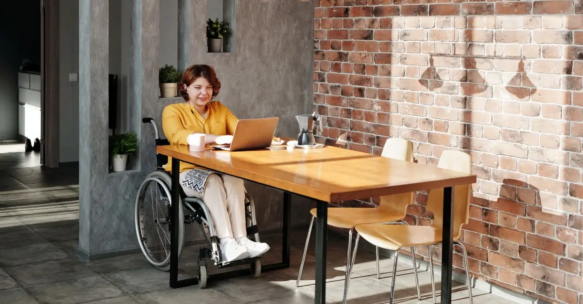 Cómo elegir el mejor dispositivo de tecnología accesible para tu hogar